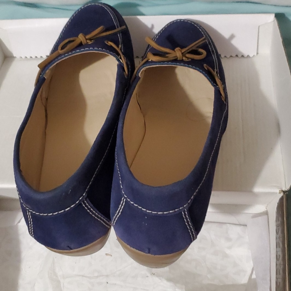 Basic Editions Shoes - Picture 3 of 7